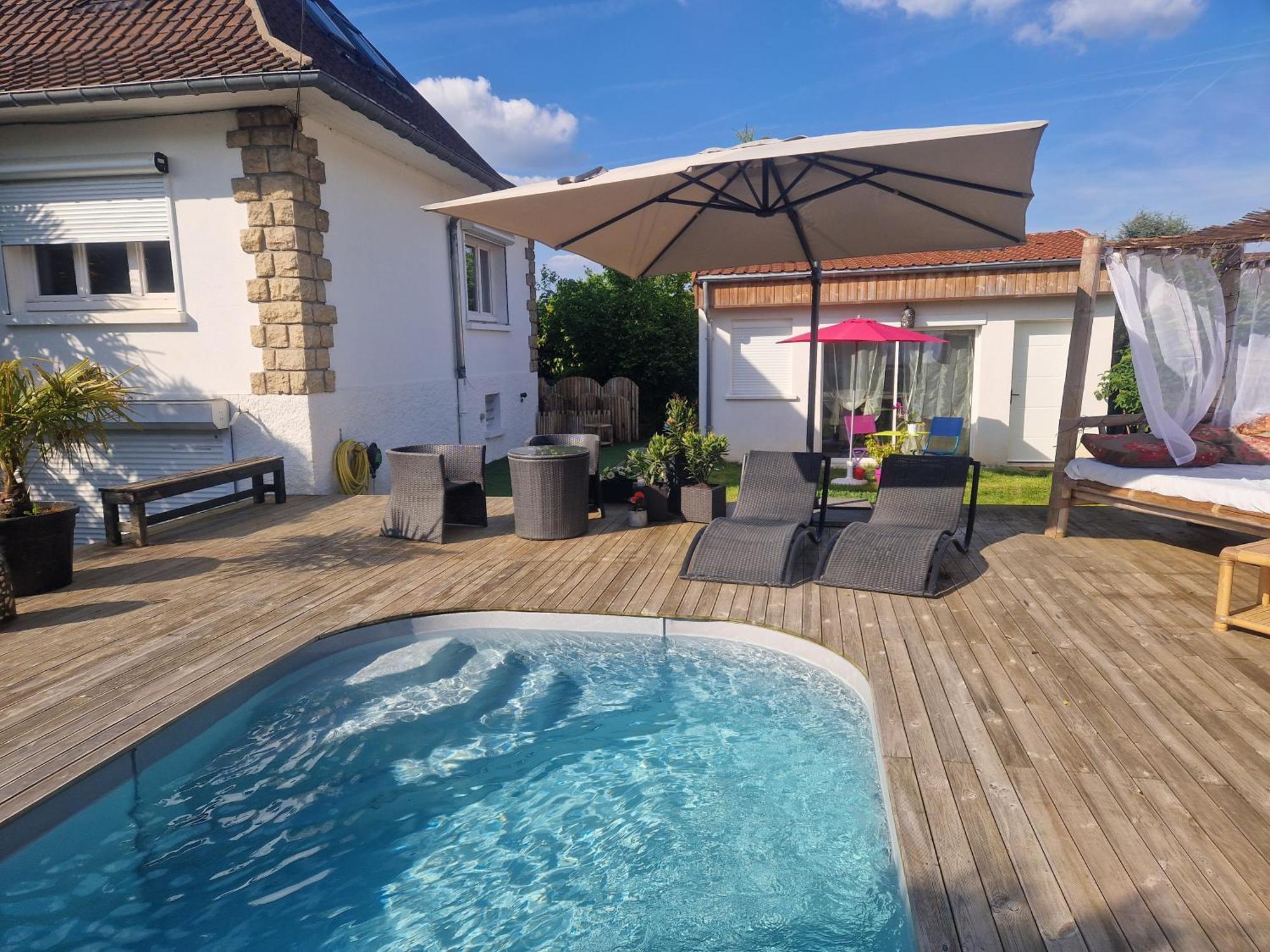 La Serenite Balinaise, Et Sdb Privee, Jardin , Piscine Et Jacuzzi En Saison, Pres De Chantilly, Parc Asterix Et Cdg Et Paris En 20' Privatunterkunft *