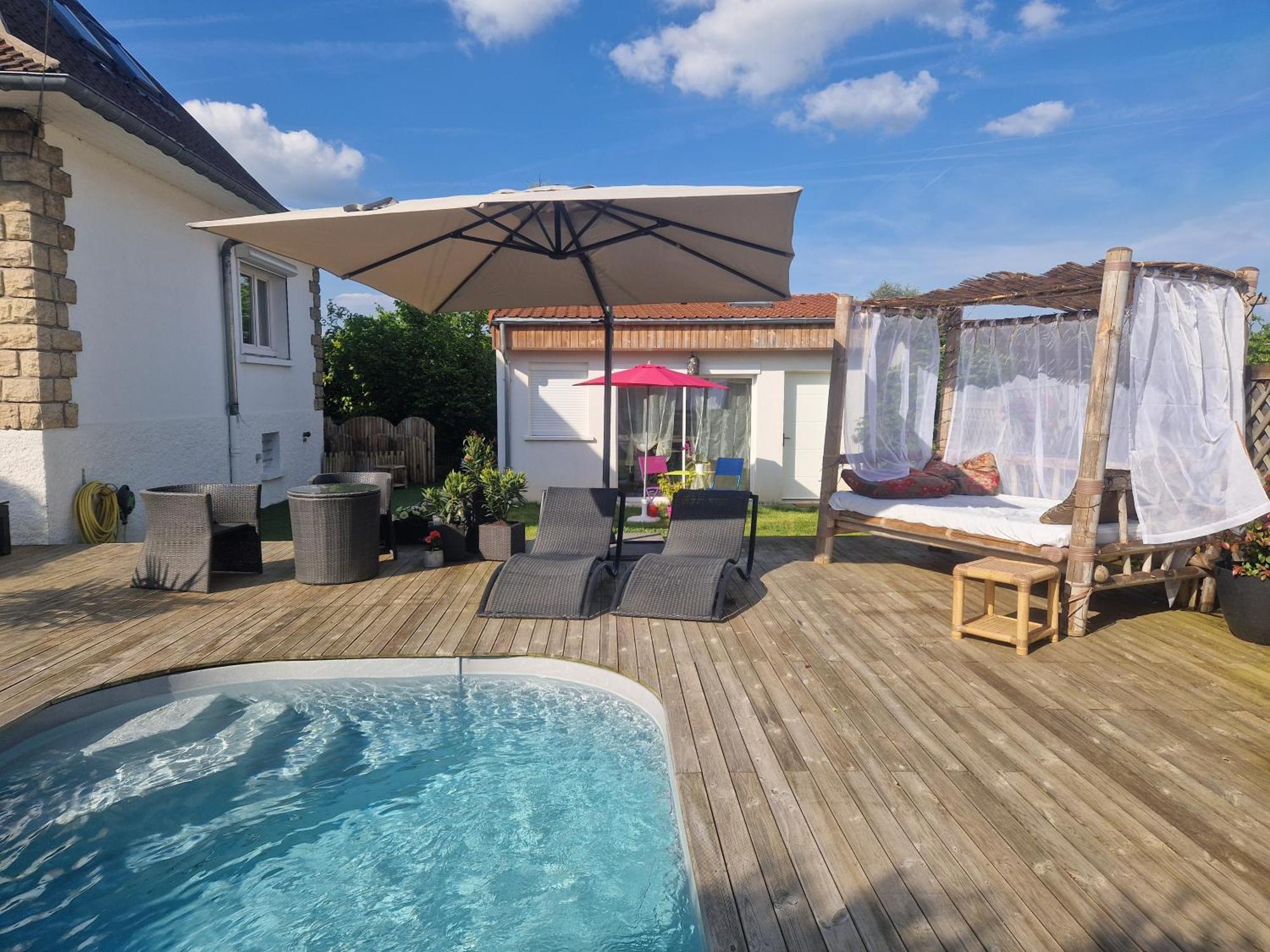La Serenite Balinaise, Et Sdb Privee, Jardin , Piscine Et Jacuzzi En Saison, Pres De Chantilly, Parc Asterix Et Cdg Et Paris En 20' Privatunterkunft